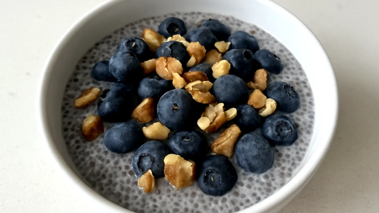 Pudding de graines de chia aux myrtilles et noix"