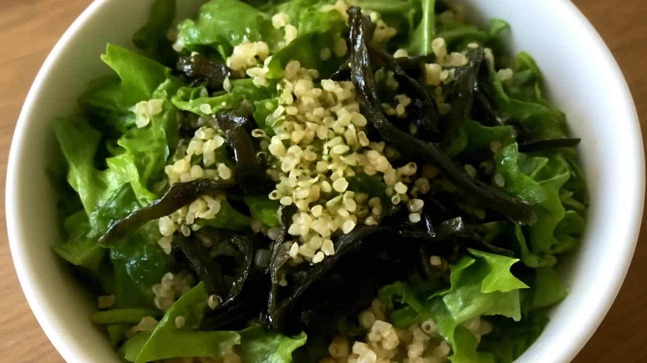 Salade de quinoa aux graines de chanvre et algues wakame"