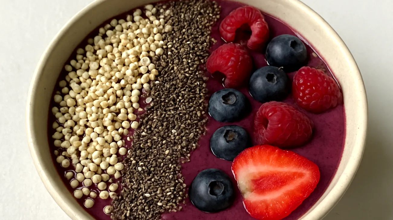 Smoothie bowl au quinoa soufflé et graines de chia"